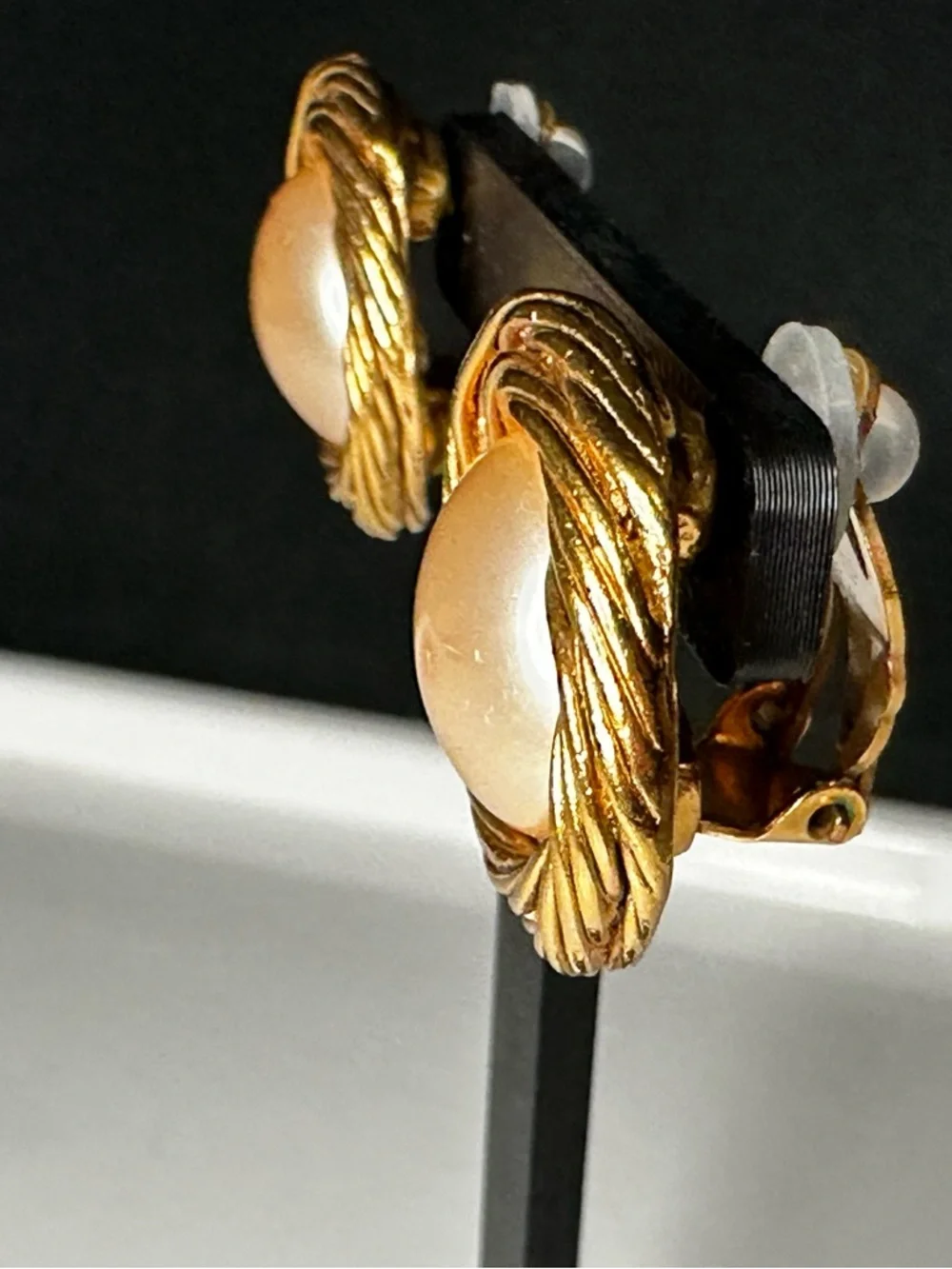 Vintage Chanel 1994 Faux Pearl Rope Earrings – Gold Plated